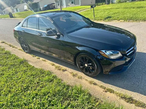 2017 Mercedes-Benz 300 SE Sedan 4D