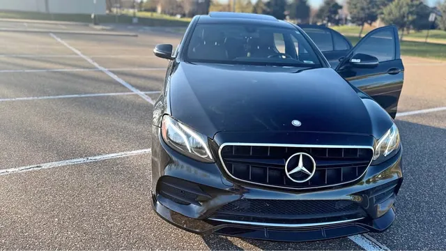 2017 Mercedes-Benz 300 e 4-M 4WD Sedan