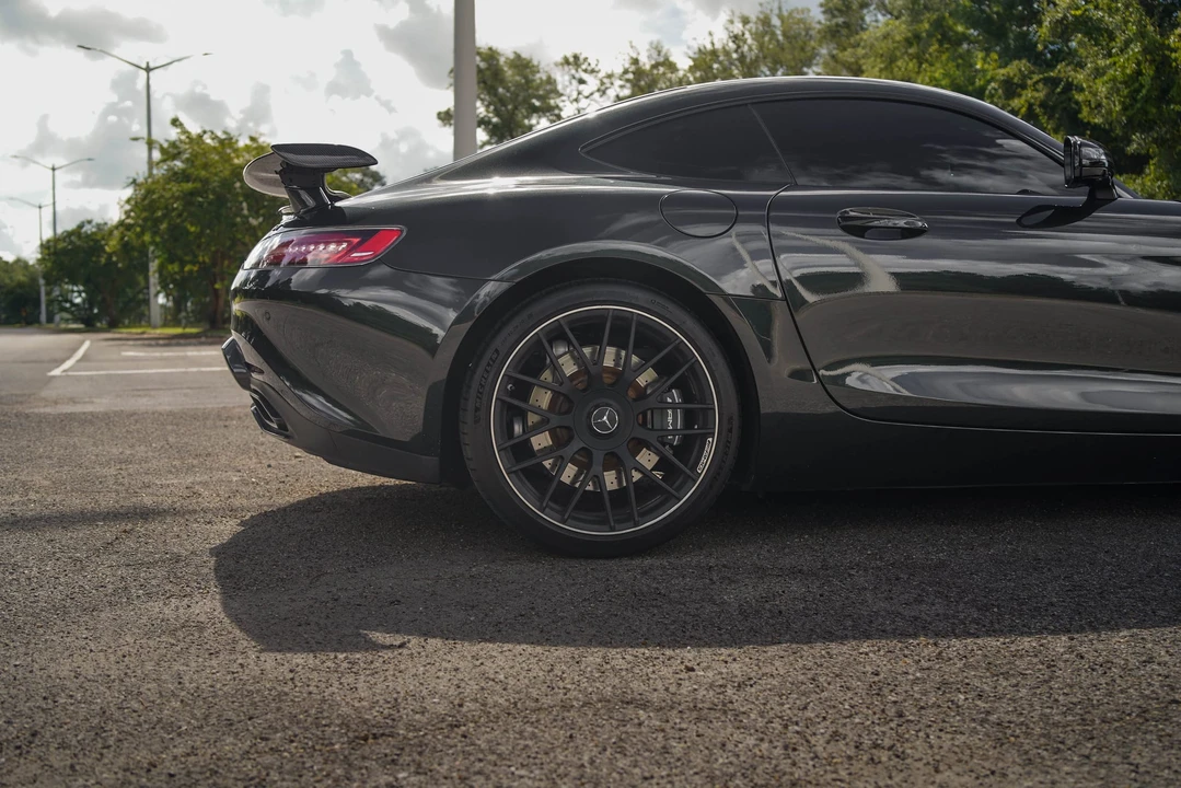 2017 Mercedes-Benz AMG GT - Image 23 of 31