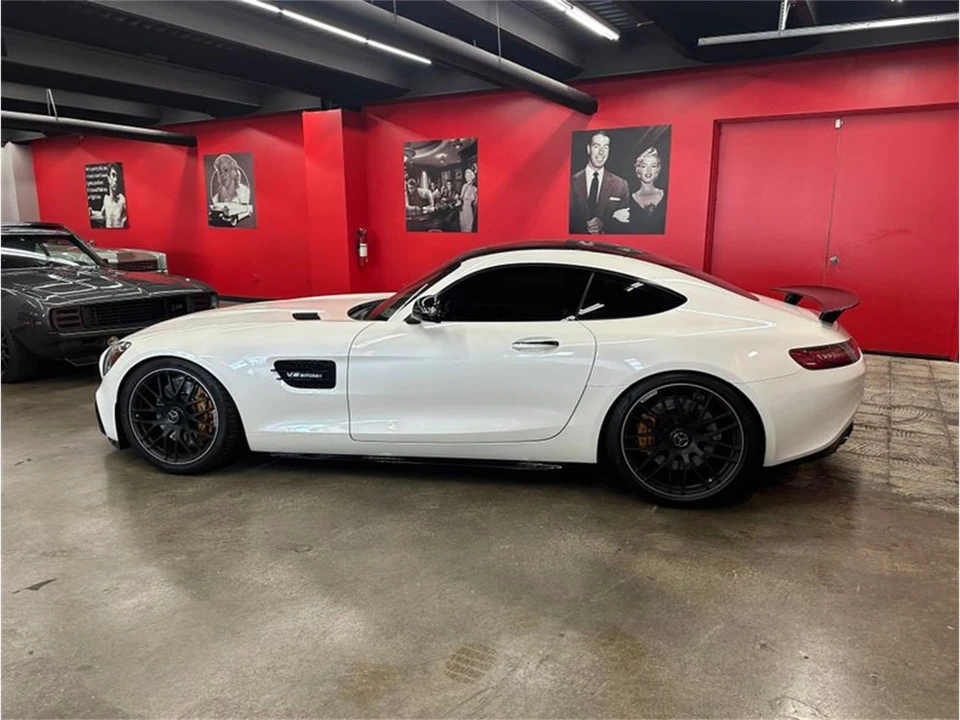 2017 Mercedes-Benz AMG GT - Image 28 of 31