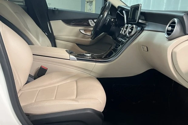 2017 Mercedes-Benz W205 C-Class - Image 4 of 7