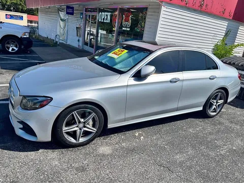 2017 Mercedes-Benz E-Class E 300 4MATIC Sedan 4D