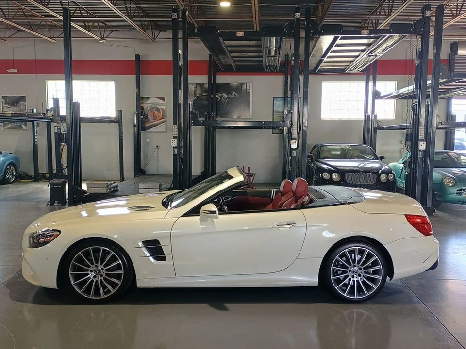2017 Mercedes-Benz - Image 2 of 12