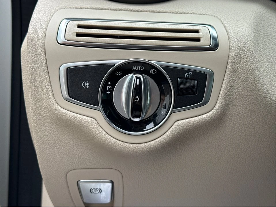 2017 Mercedes-Benz W205 C-Class - Image 16 of 18