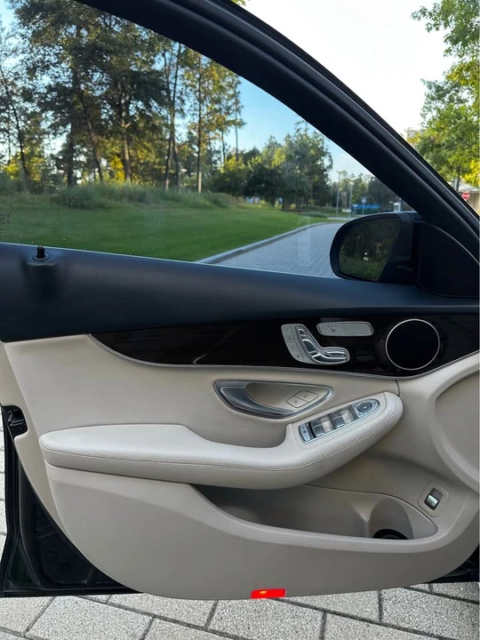 2017 Mercedes-Benz W205 C-Class - Image 4 of 12