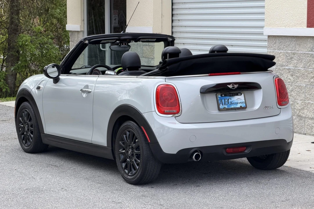 2017 Mini Mini 3rd Gen - Image 2 of 7