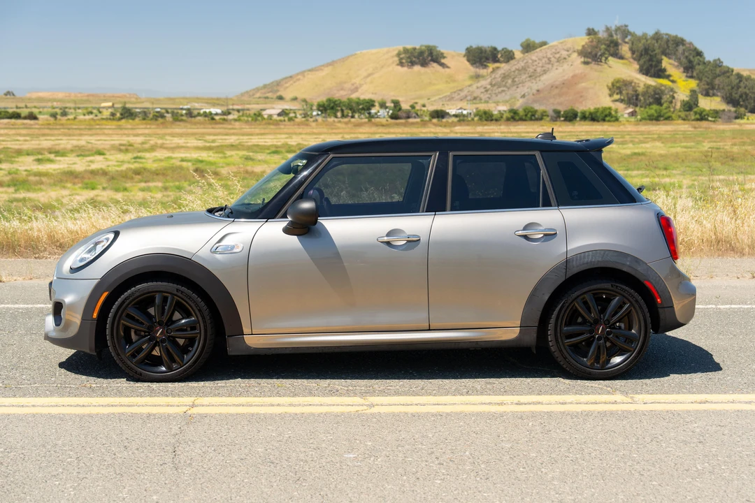 2017 Mini Mini Cooper S 3rd Gen - Image 9 of 31