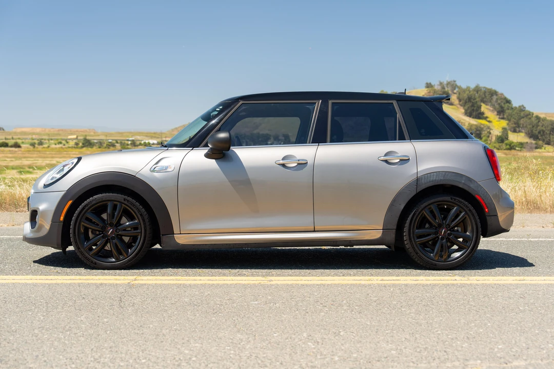 2017 Mini Mini Cooper S 3rd Gen - Image 10 of 31