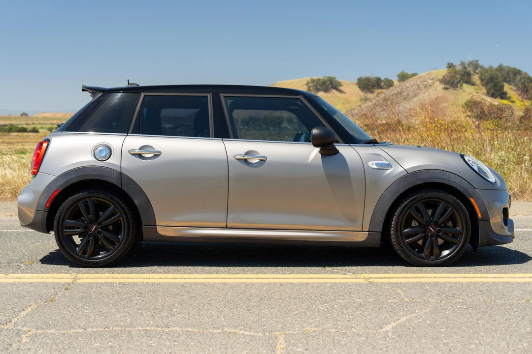 2017 Mini Mini Cooper S 3rd Gen - Image 3 of 31