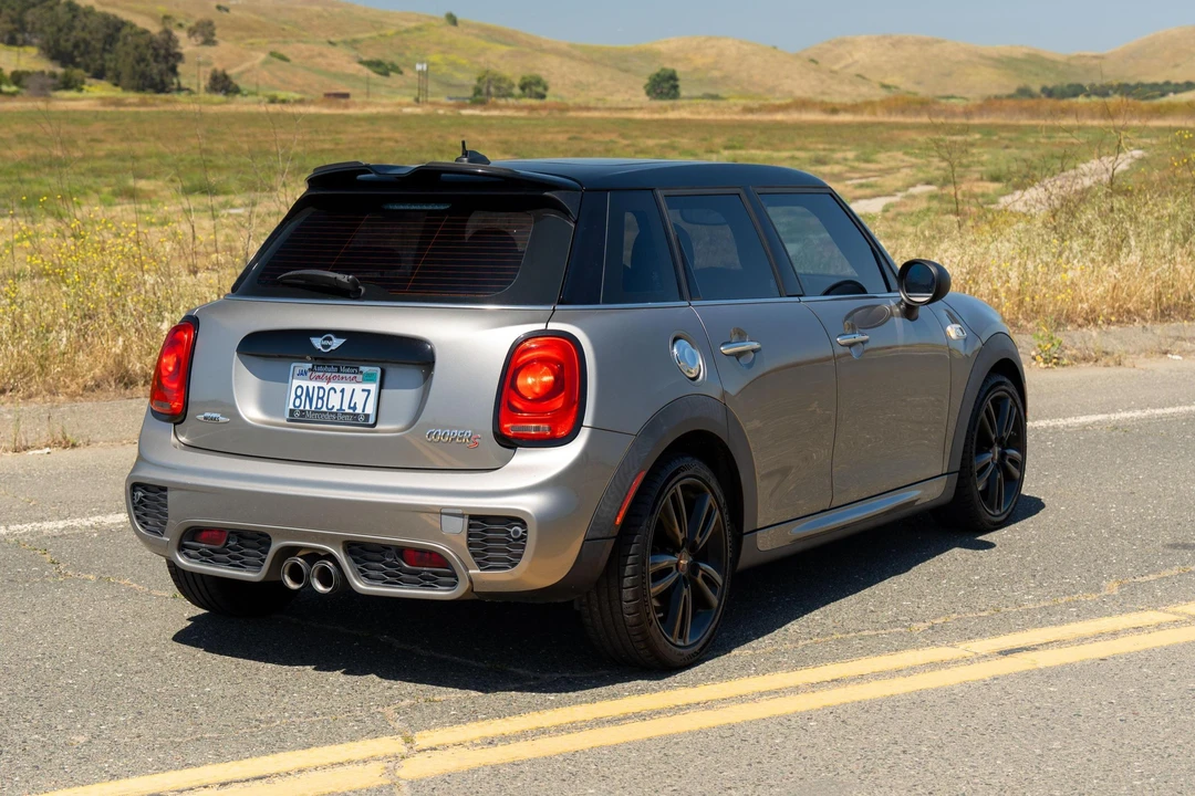 2017 Mini Mini Cooper S 3rd Gen - Image 14 of 31