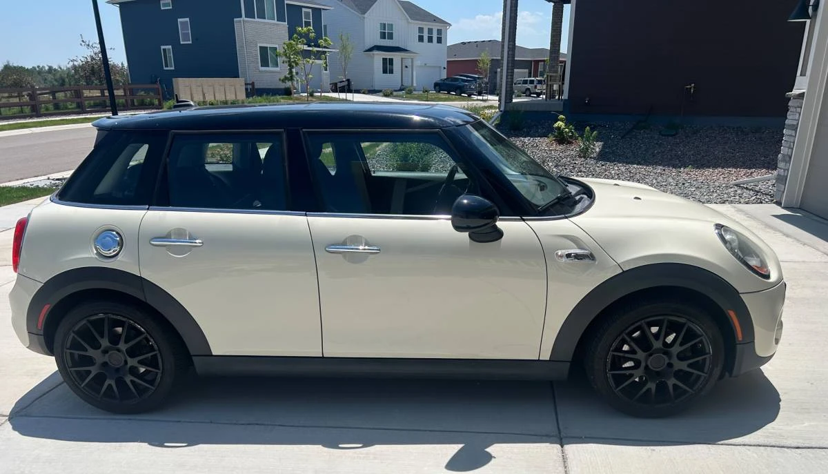 2017 Mini Mini Cooper S 3rd Gen - Image 3 of 4