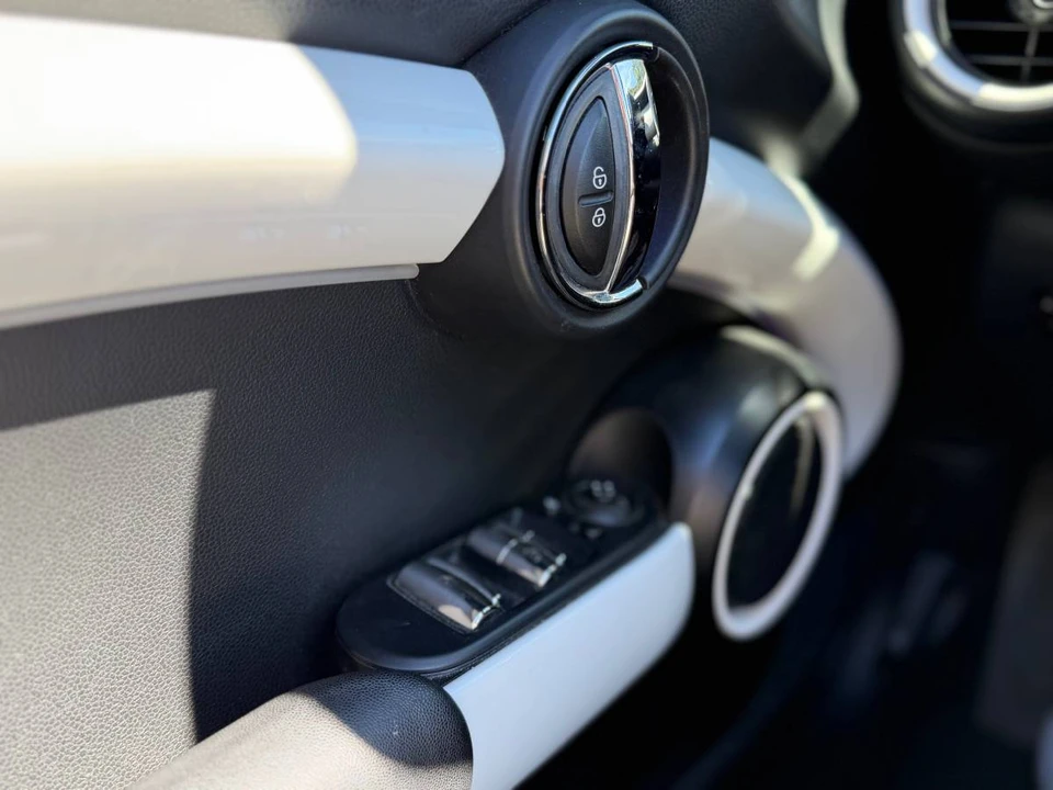 2017 Mini Mini 3rd Gen - Image 16 of 17