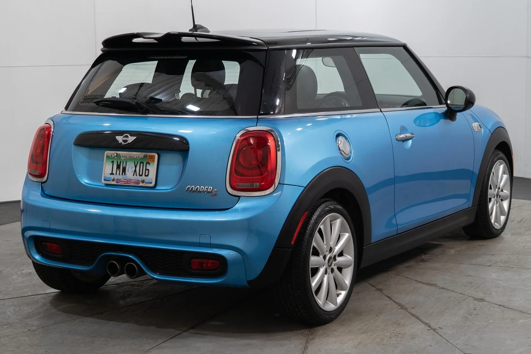 2017 Mini Mini Cooper S 3rd Gen - Image 4 of 31