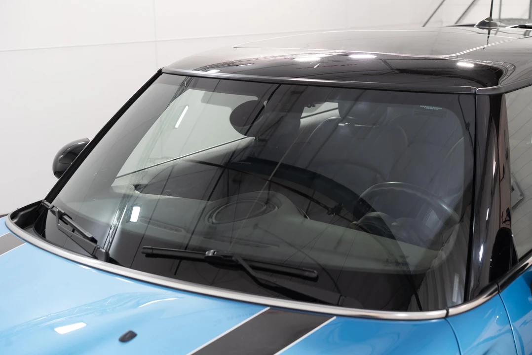 2017 Mini Mini Cooper S 3rd Gen - Image 25 of 31