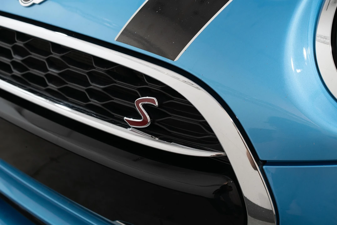 2017 Mini Mini Cooper S 3rd Gen - Image 18 of 31