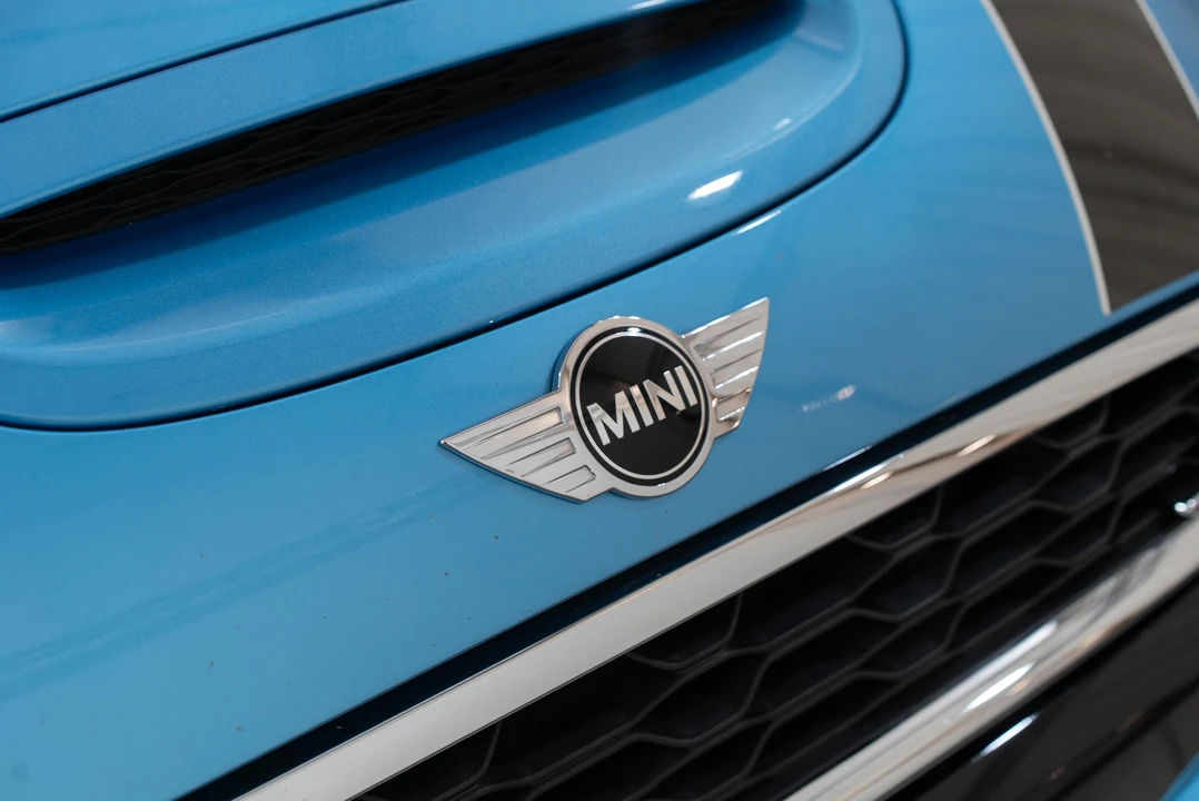 2017 Mini Mini Cooper S 3rd Gen - Image 15 of 31