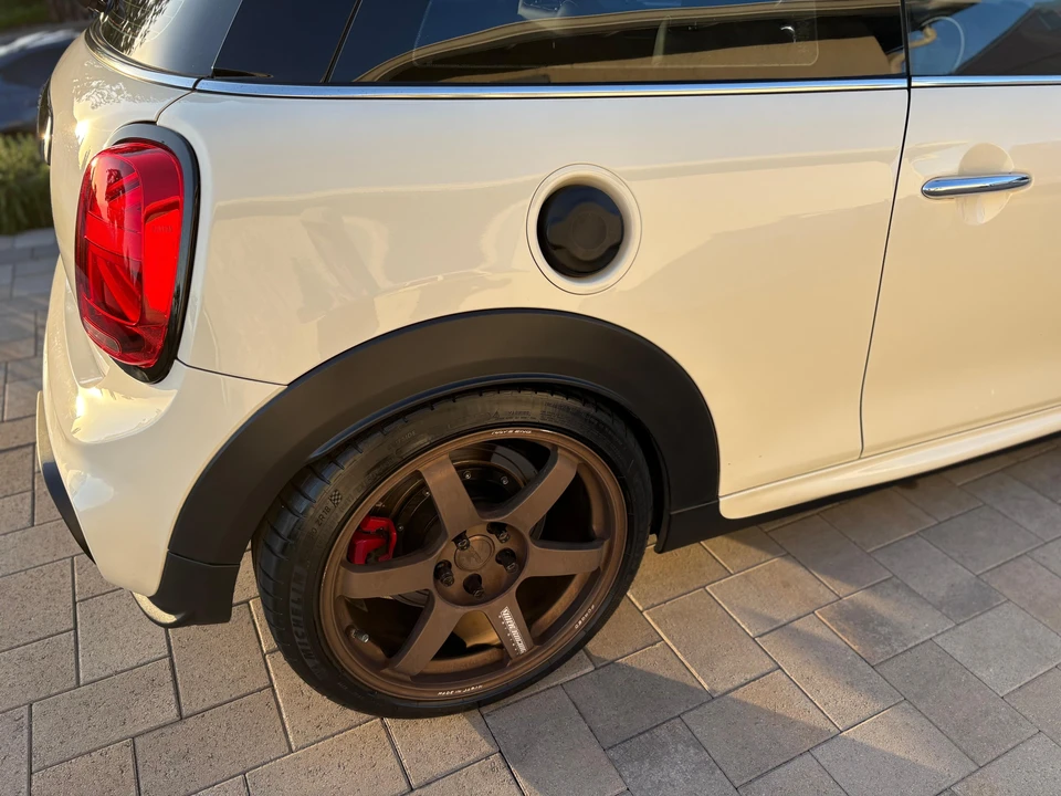 2017 Mini Mini Cooper S 3rd Gen - Image 24 of 31