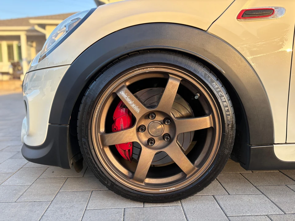 2017 Mini Mini Cooper S 3rd Gen - Image 27 of 31