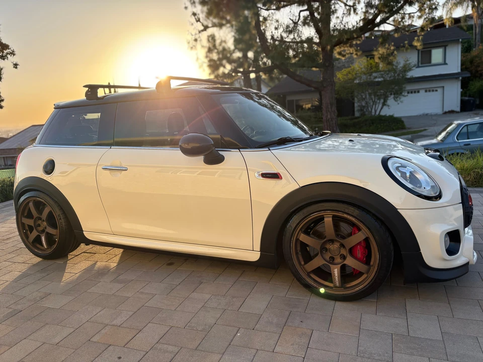2017 Mini Mini Cooper S 3rd Gen - Image 9 of 31