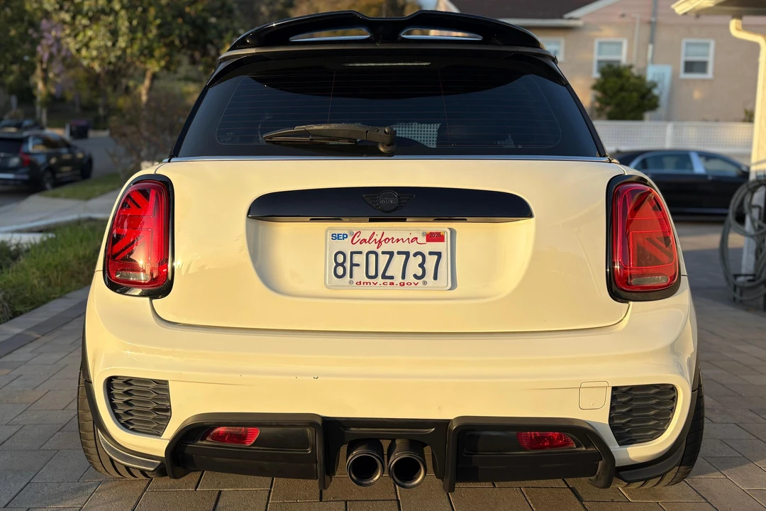 2017 Mini Mini Cooper S 3rd Gen - Image 5 of 31