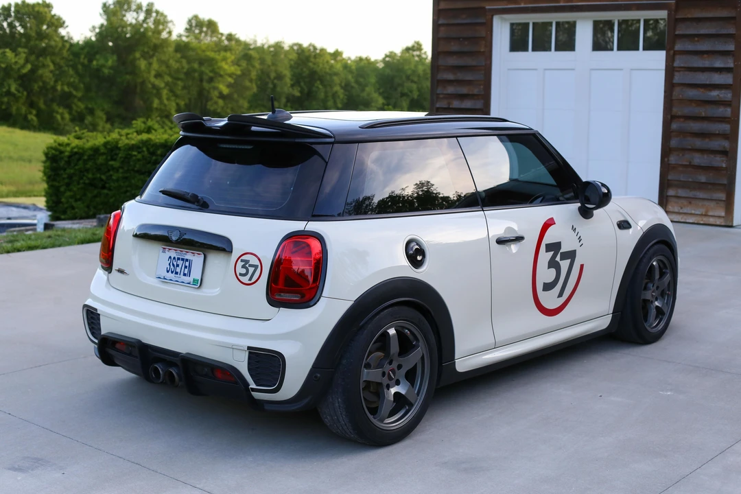 2017 Mini Mini Cooper S 3rd Gen - Image 24 of 31