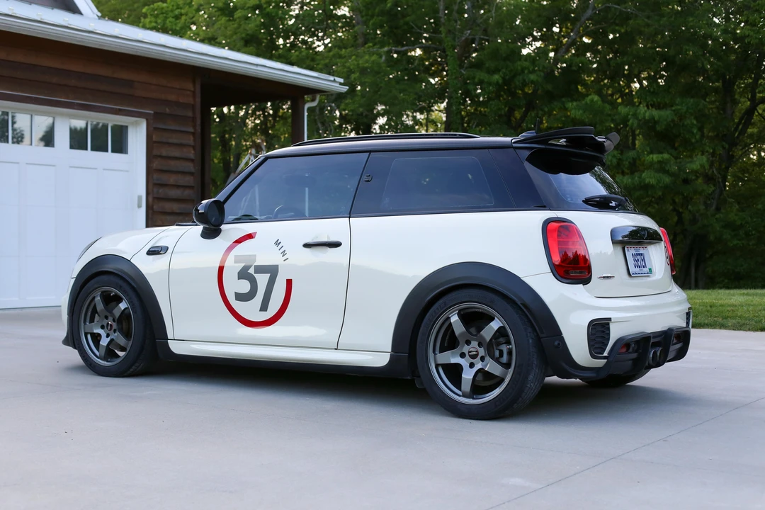 2017 Mini Mini Cooper S 3rd Gen - Image 15 of 31