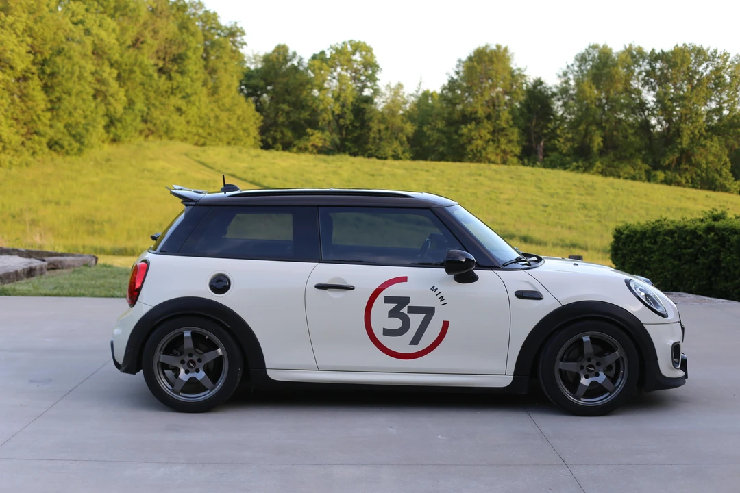 2017 Mini Mini Cooper S 3rd Gen - Image 27 of 31