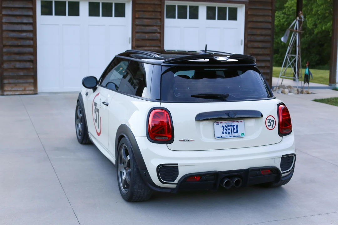 2017 Mini Mini Cooper S 3rd Gen - Image 19 of 31