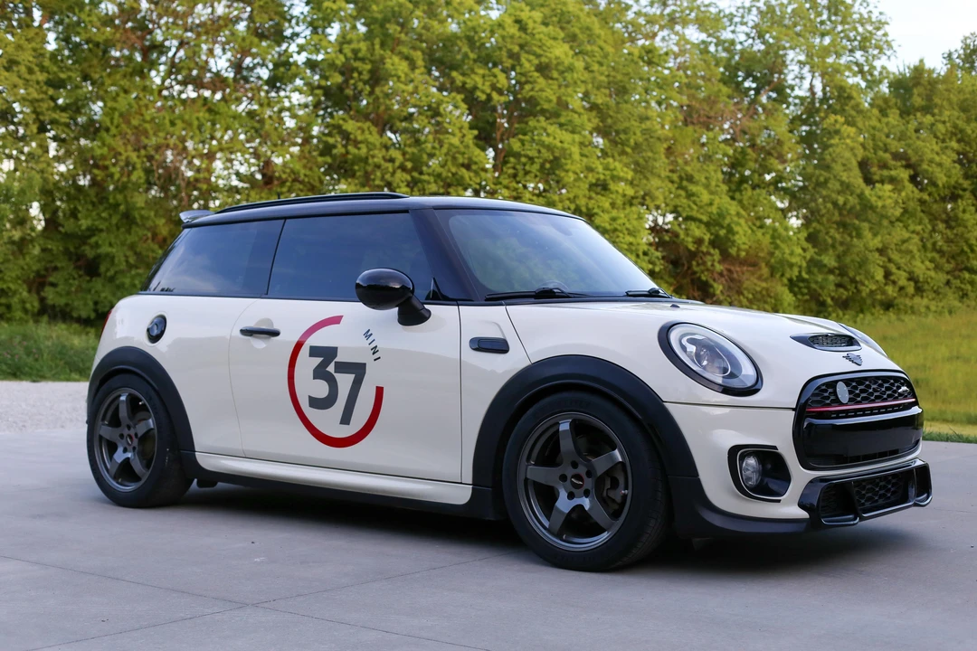 2017 Mini Mini Cooper S 3rd Gen - Image 28 of 31