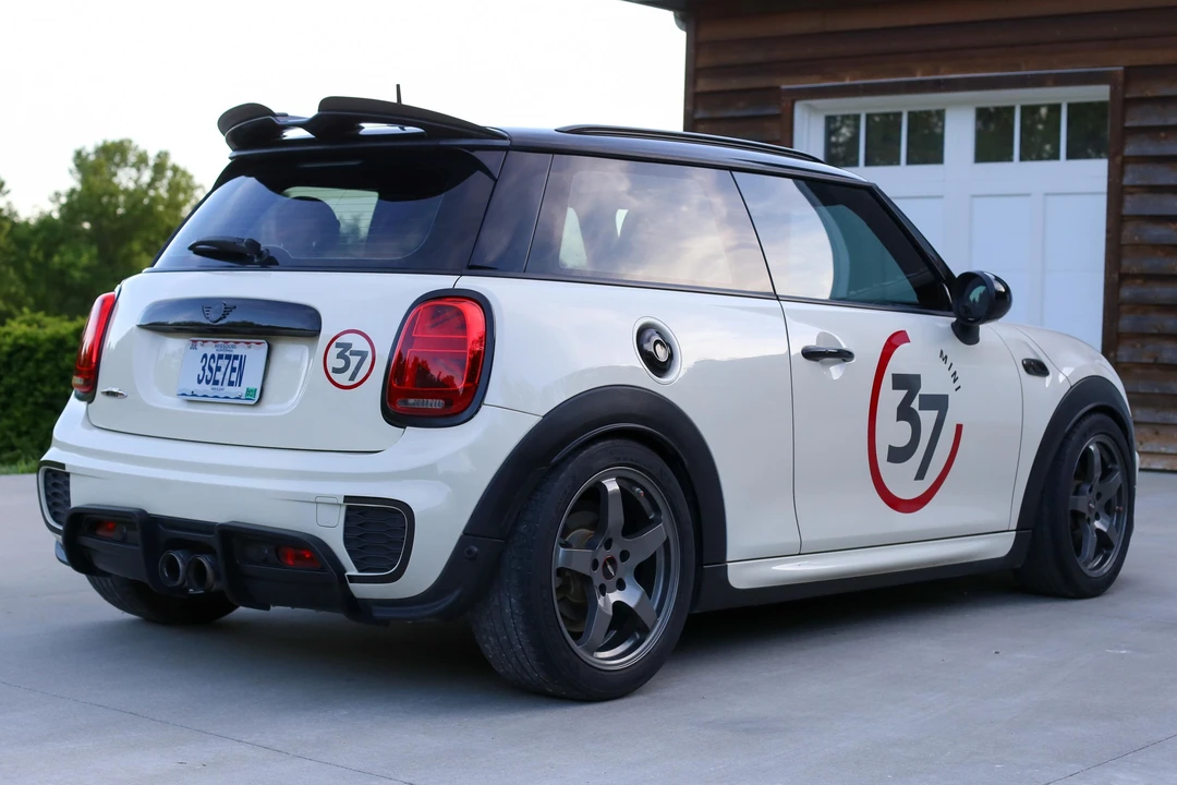 2017 Mini Mini Cooper S 3rd Gen - Image 4 of 31
