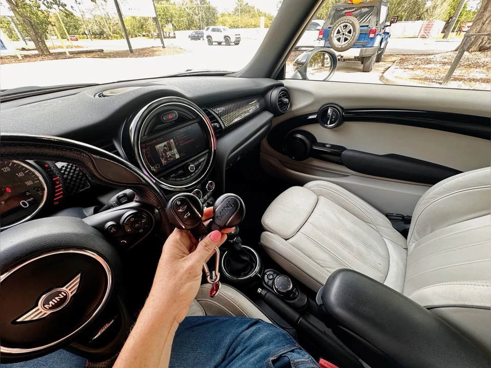 2017 Mini Mini Cooper S 3rd Gen - Image 9 of 10