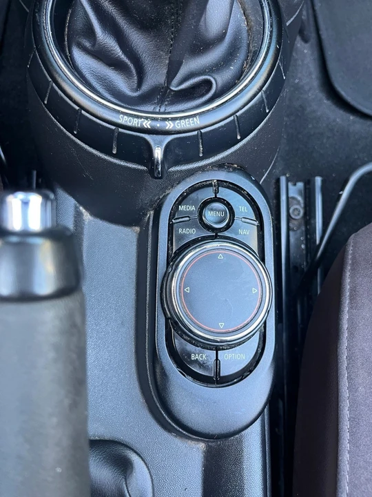 2017 Mini Mini Cooper S 3rd Gen - Image 23 of 27