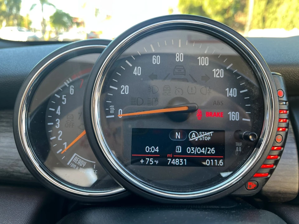 2017 Mini Mini Cooper S 3rd Gen - Image 21 of 27