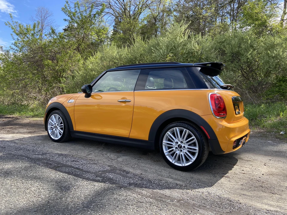 2017 Mini Mini Cooper S 3rd Gen - Image 9 of 31