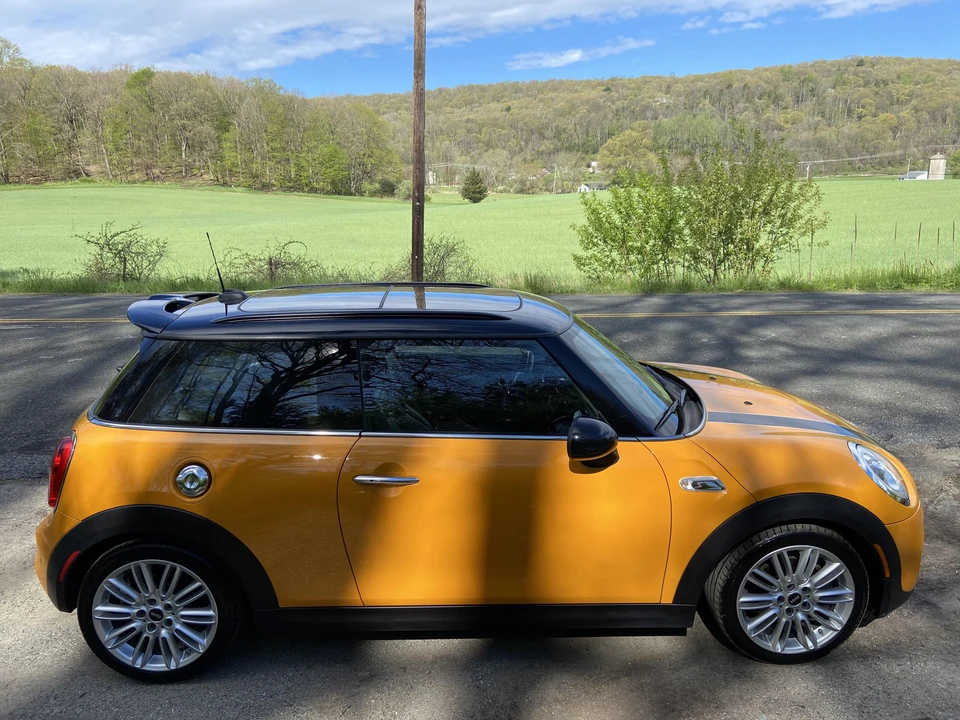 2017 Mini Mini Cooper S 3rd Gen - Image 13 of 31