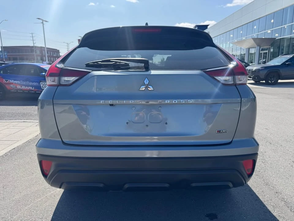 2017 Mitsubishi Eclipse Cross - Image 4 of 16