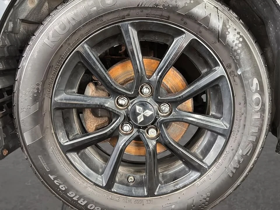 2017 Mitsubishi Lancer 9th Gen - Image 7 of 17