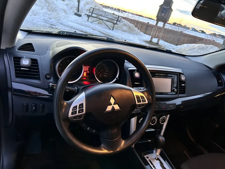 2017 Mitsubishi Lancer - Image 9 of 10