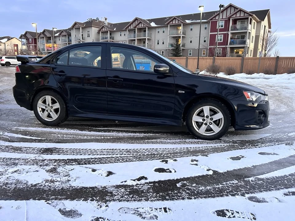 2017 Mitsubishi Lancer - Image 4 of 10