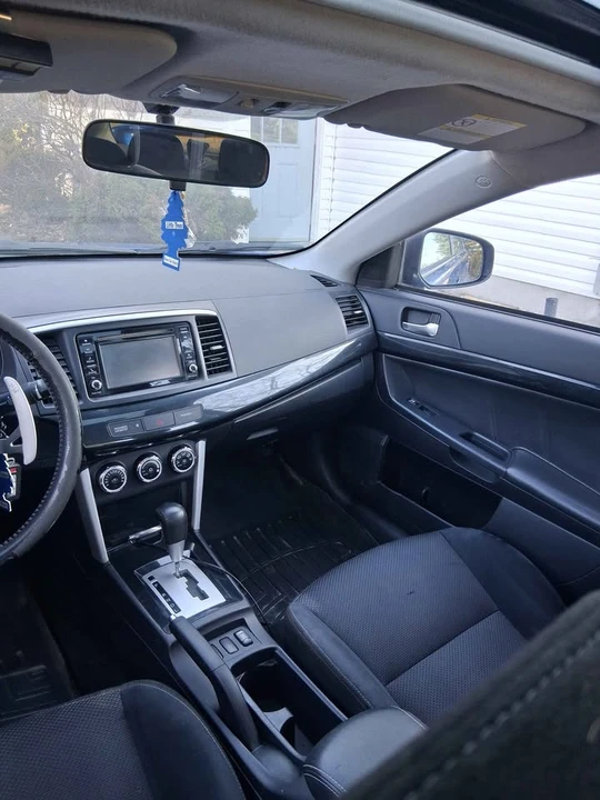 2017 Mitsubishi Lancer - Image 13 of 20