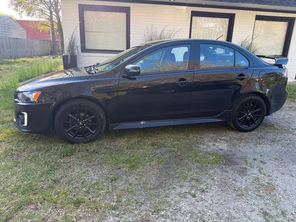 2017 Mitsubishi Lancer - Image 2 of 20