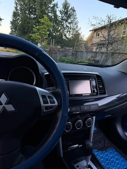 2017 Mitsubishi Lancer - Image 6 of 14