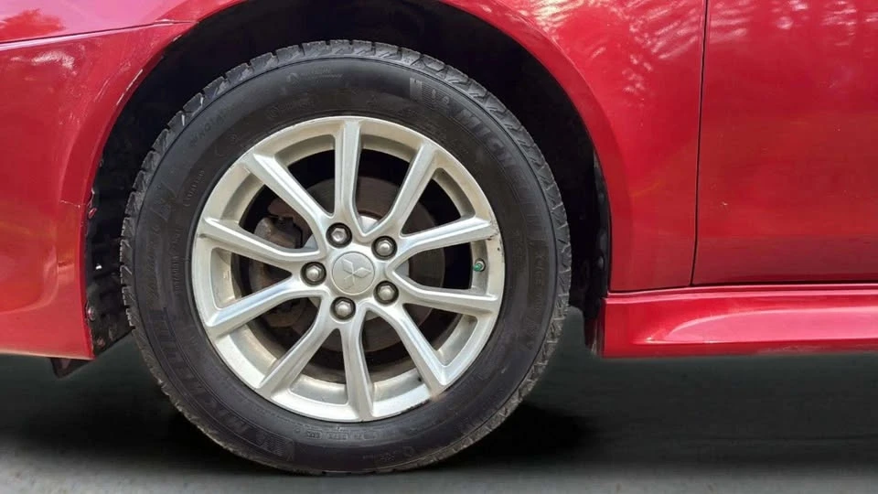 2017 Mitsubishi Lancer - Image 13 of 14