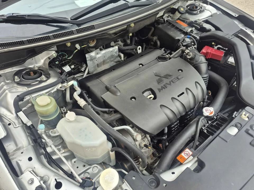 2017 Mitsubishi Lancer - Image 2 of 6