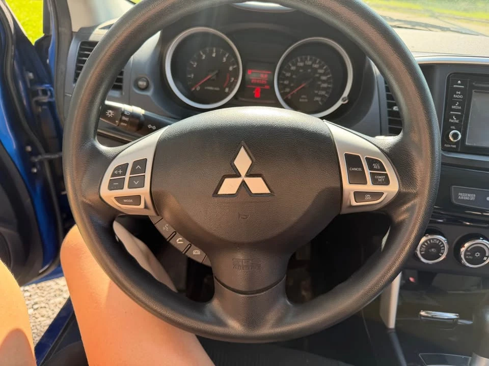 2017 Mitsubishi Lancer 10th Gen - Image 9 of 11