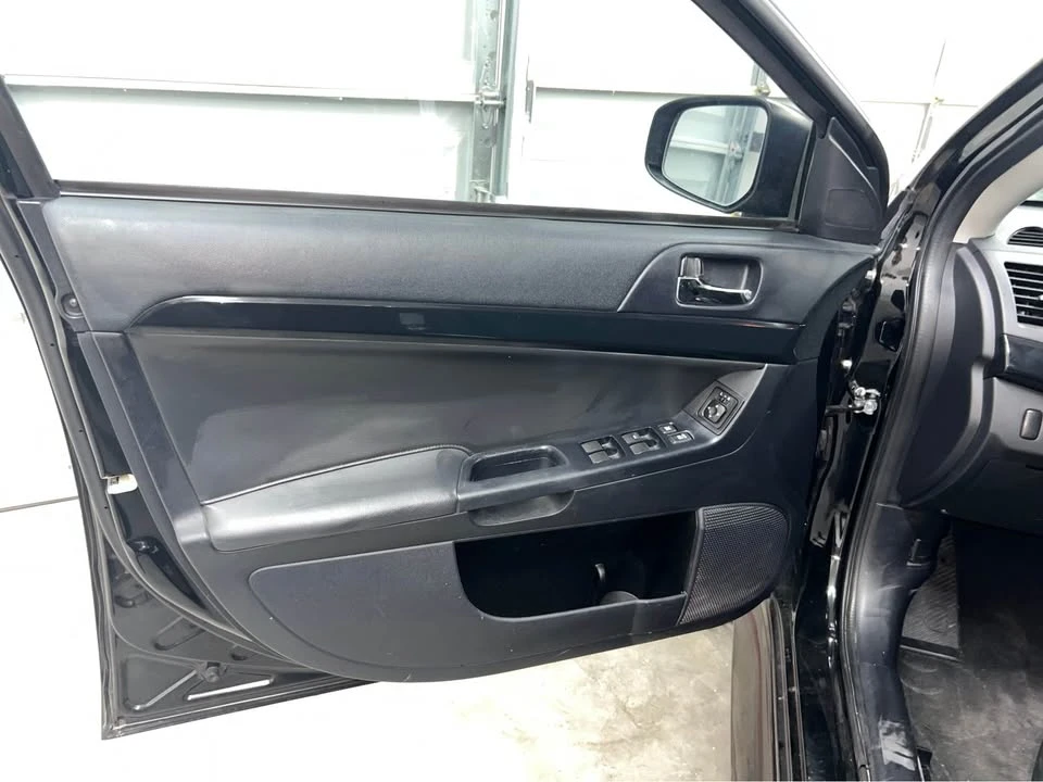 2017 Mitsubishi Lancer 10th Gen - Image 10 of 10