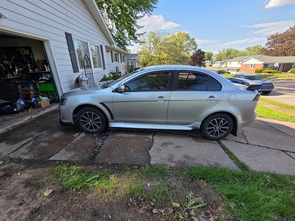 2017 Mitsubishi Lancer 9th Gen - Image 9 of 10
