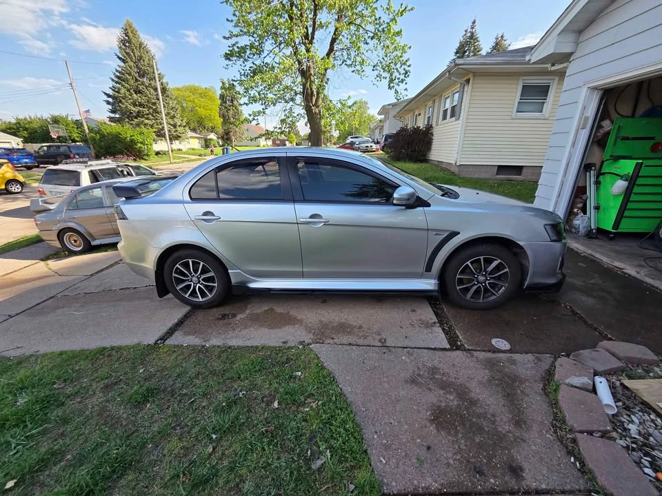 2017 Mitsubishi Lancer 9th Gen - Image 5 of 10