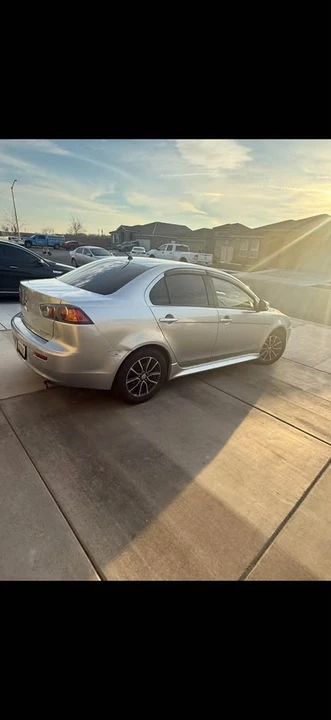 2017 Mitsubishi Lancer - Image 4 of 15