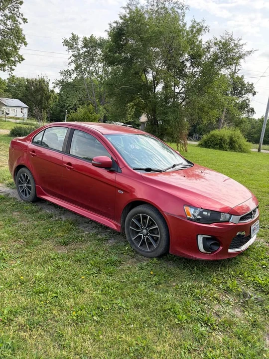 2017 Mitsubishi Lancer - Image 2 of 8